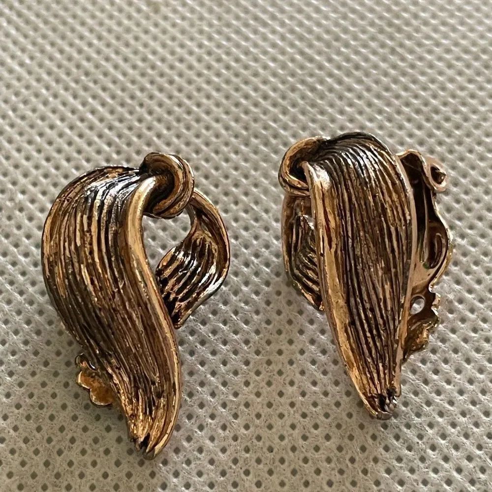 Vintage clip on earrings